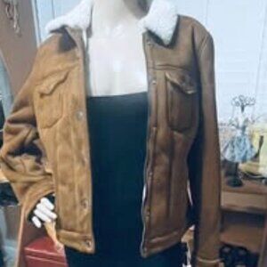 NWT Levi's Sherpa Trucker Jacket